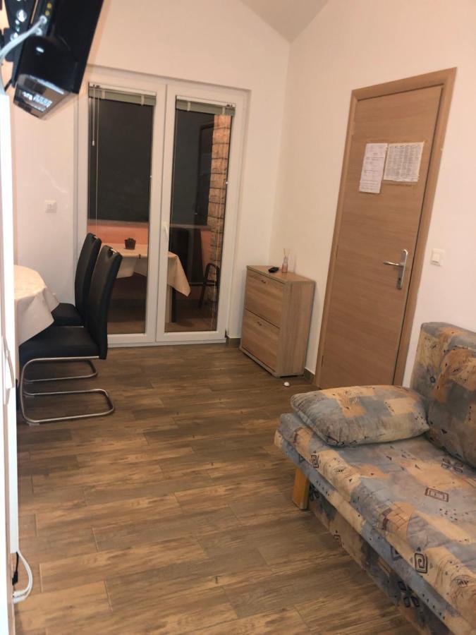 Apartmani Ivana Крес Екстериор снимка